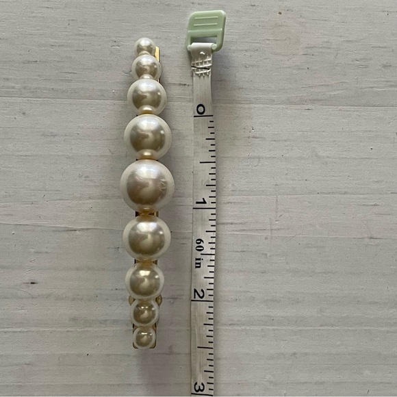 Clip Paris faux pearl off white crème hair clip barrette, French hair accessory - Picture 9 of 10